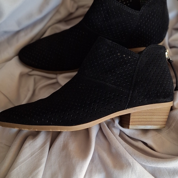 Kenneth Cole suede booties - Picture 4 of 16